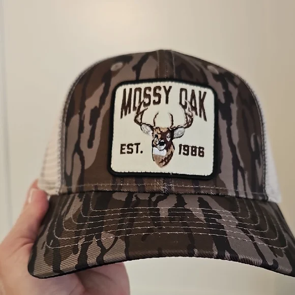NWT Mossy Oak Brown Camo Trucker Hat with Deer Patch - Picture 7 of 11
